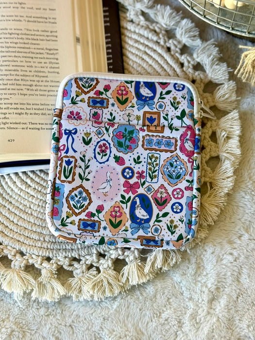 Reading Coquette Goose Kindle Sleeve | Kindle Sleeve |